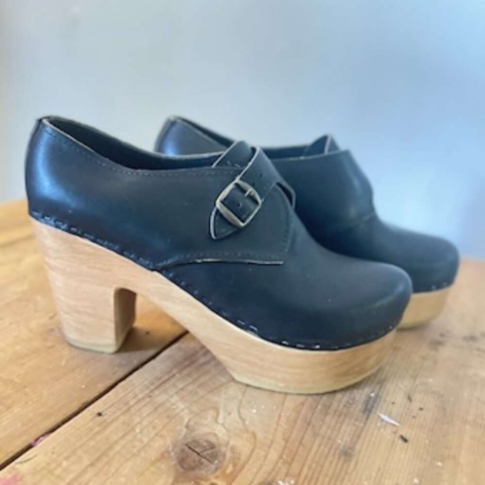 No. 6 Black Leather Mules with Wooden Heel